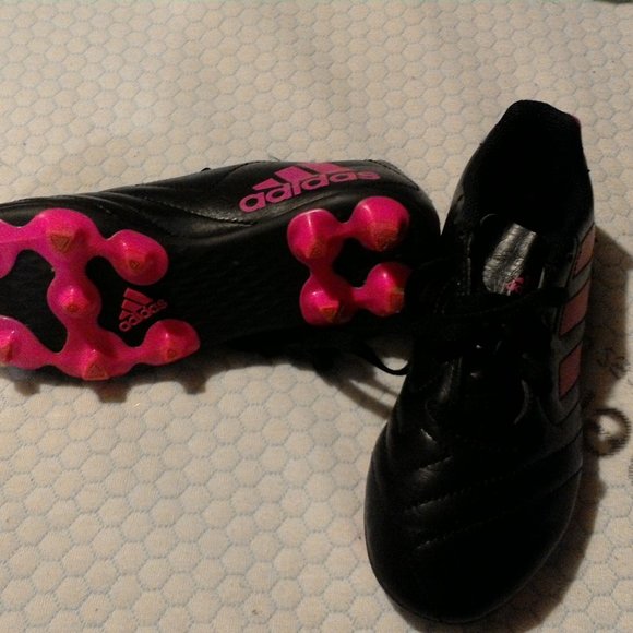 Adidas girl's cleat's - Picture 3 of 3